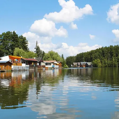 Bootshaus In Mit Ueberdachter Terrasse *