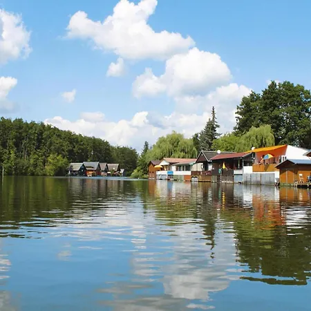 Bootshaus In Mit Ueberdachter Terrasse 度假居 米罗